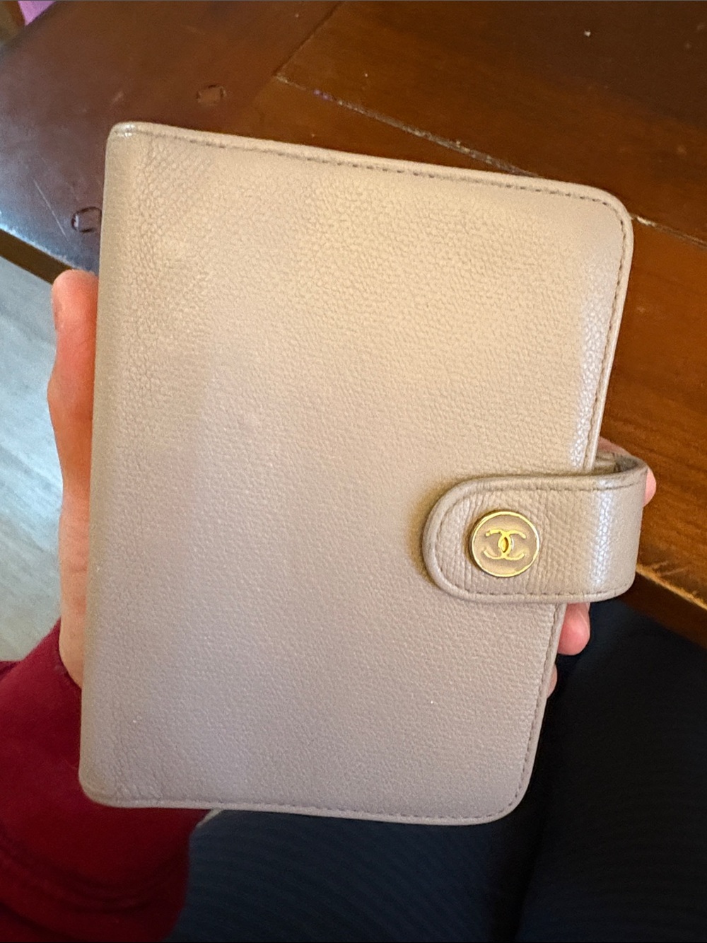 CHANEL Lavender Taupe-Beige Caviar Leather Snap agenda wallet with gold CC